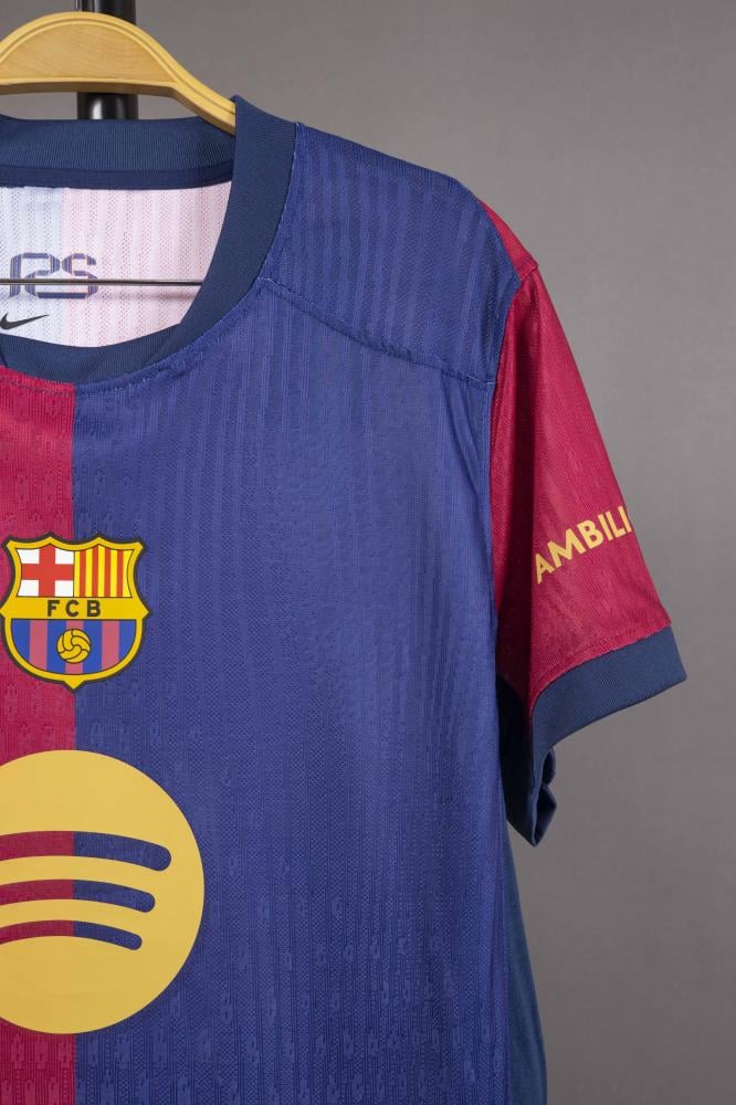 تيشرت برشلونة الأساسي 24/25